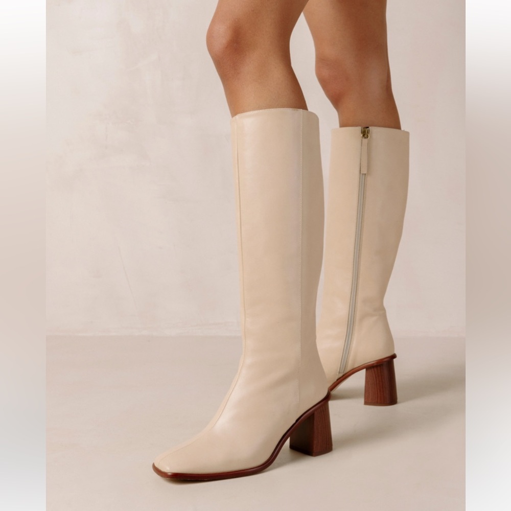 Alohas East Tall Knee High Heeled Leather Boots in Cream Ivory Size 38 US 7.5